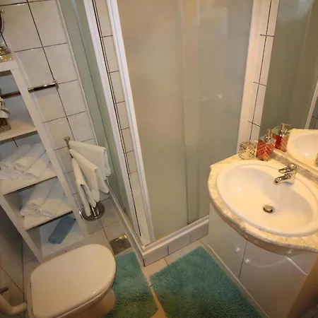Vista 1 Fuer 2 Personen Mit Garten Und Grill Apartamento