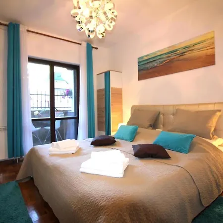 Apartamento Vista 1 Fuer 2 Personen Mit Garten Und Grill Poreč